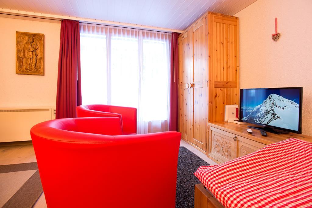 Mom - Alpine Boutique Apartments, Grindelwald Gletscher, Eiger View Terrace Studio Szoba fotó